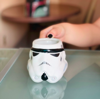 Caneca em formato de capacete de Storm Trooper